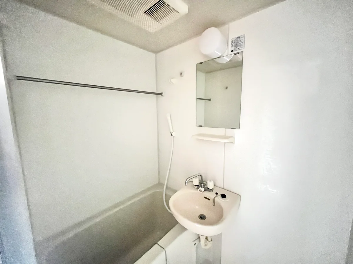 設備・使用は号室により異なる為、現状を優先いたします。