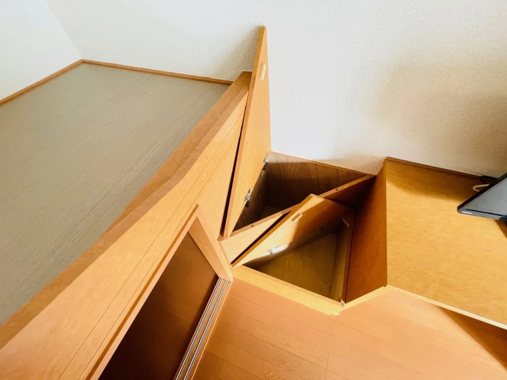 ベッド階段収納