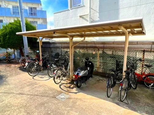 屋根付き駐輪場