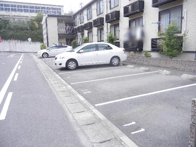 敷地内駐車場（23台分）