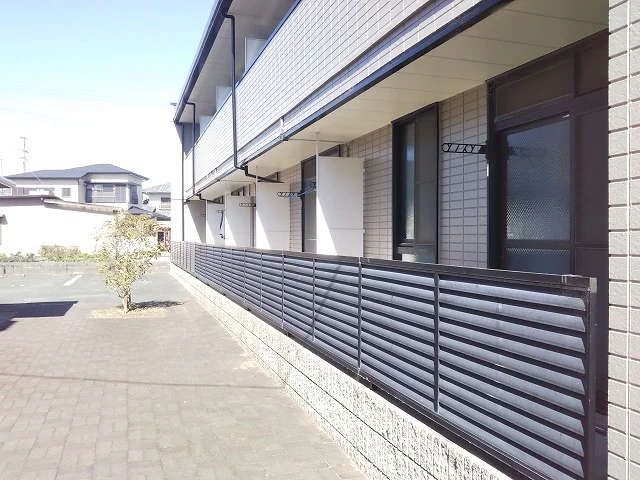 窓先