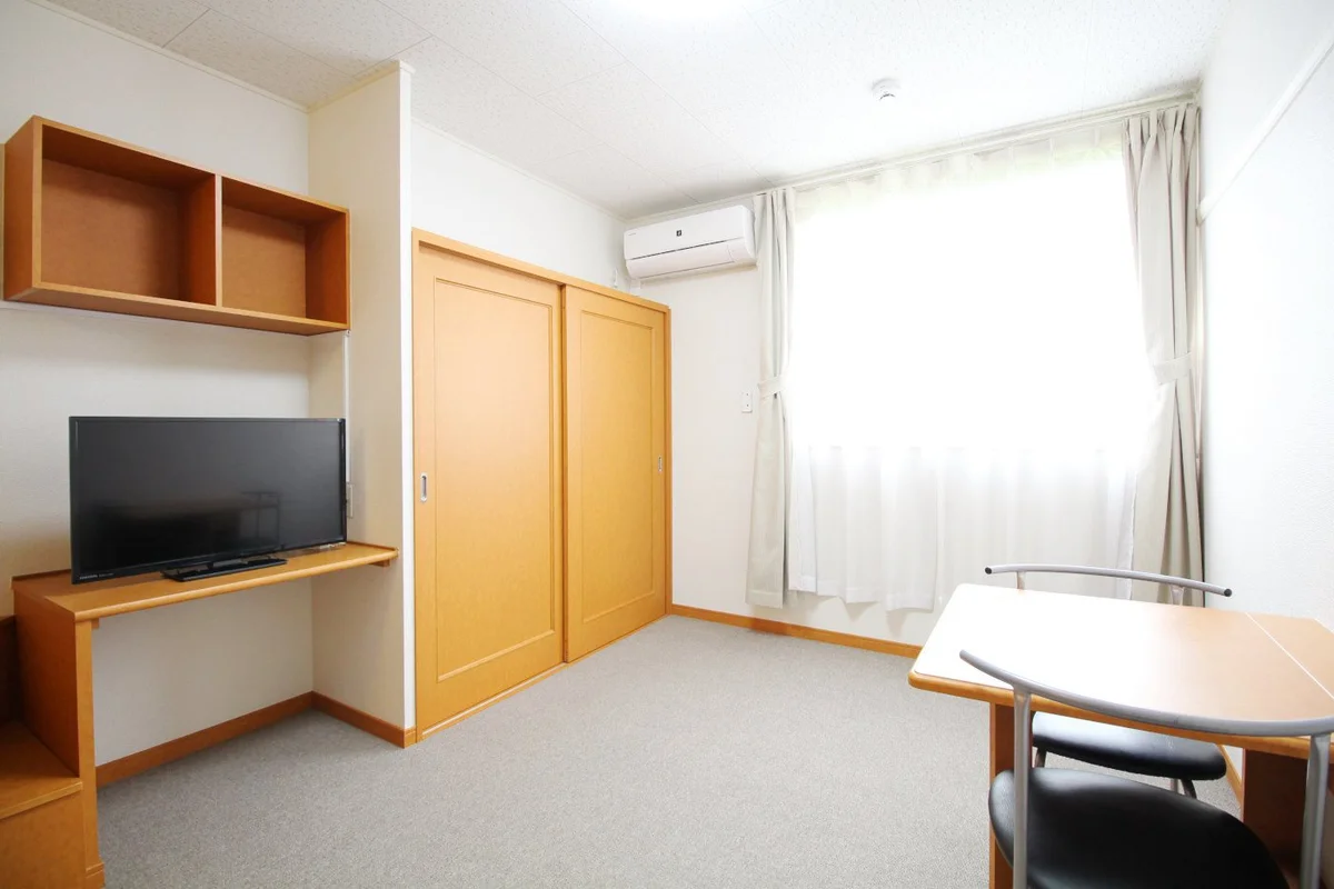 全室家具・家電、収納完備のお部屋となります。