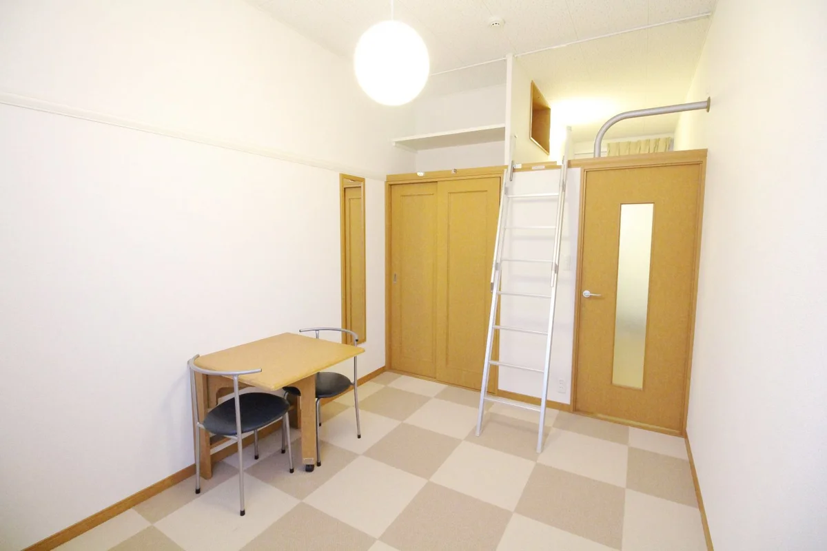 2Fは絨毯仕様となります。（絨毯の模様は異なる場合有り。）