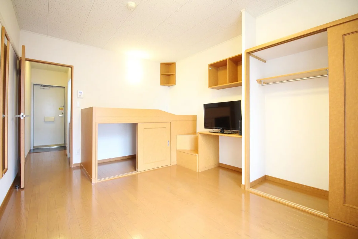 ベッド下やクローゼットなどの収納が大容量！