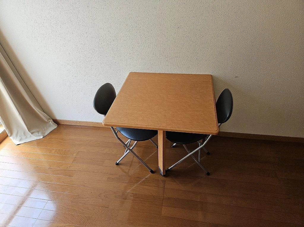 机・椅子