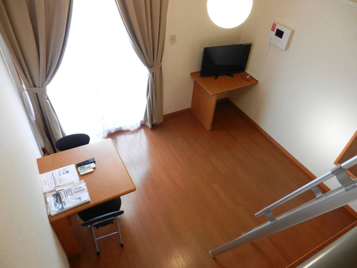 明るいお部屋であこがれの一人暮らし