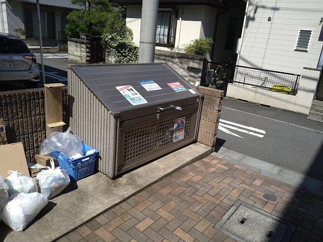 ダストボックス