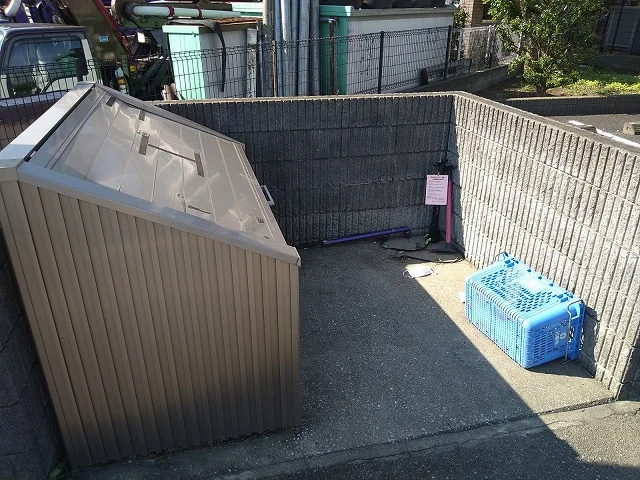 ダストボックス