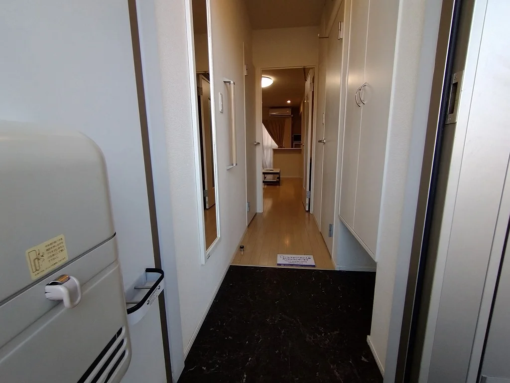 姿見付き　お出かけ前の確認に♪