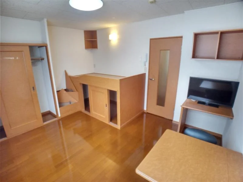 落ち着いた雰囲気の居室空間