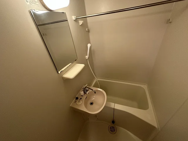 「同タイプの部屋の写真です」「現況優先」