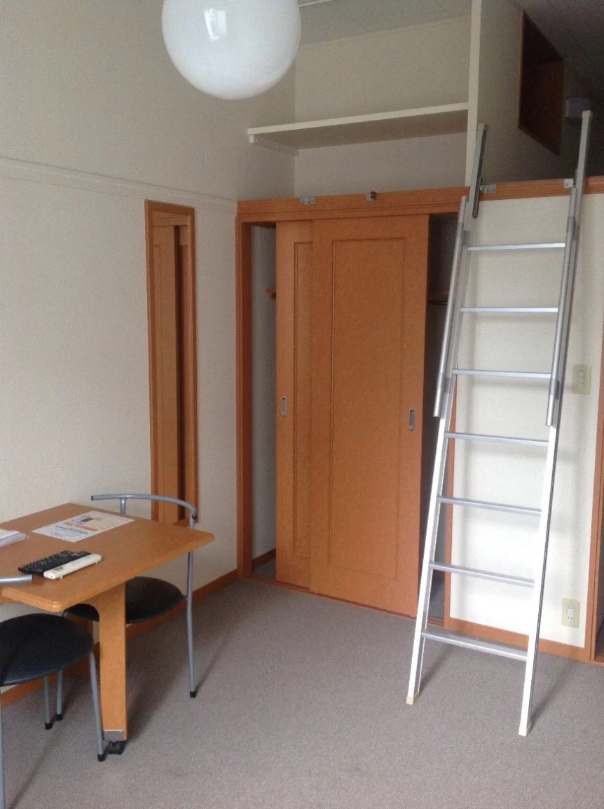 居間（ベランダ側）