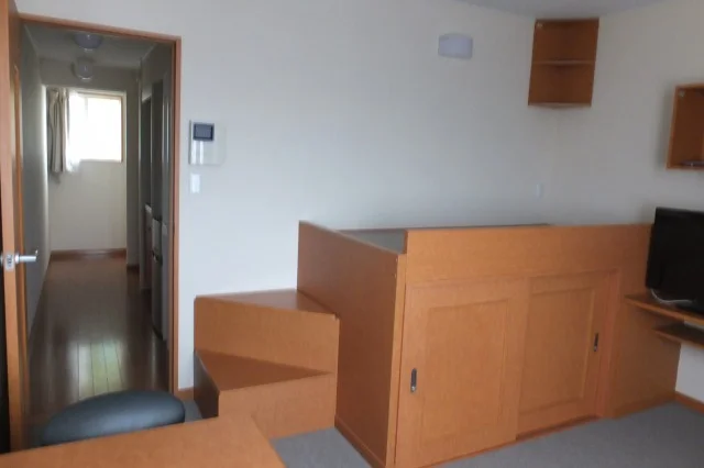 造付ベッドと収納です