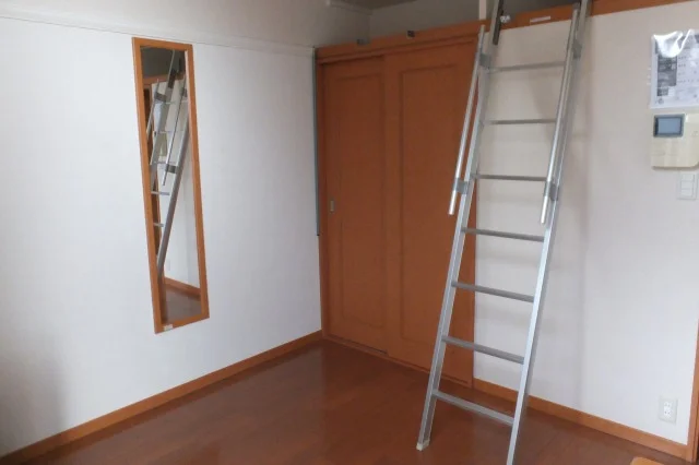 居間（ベランダ側）