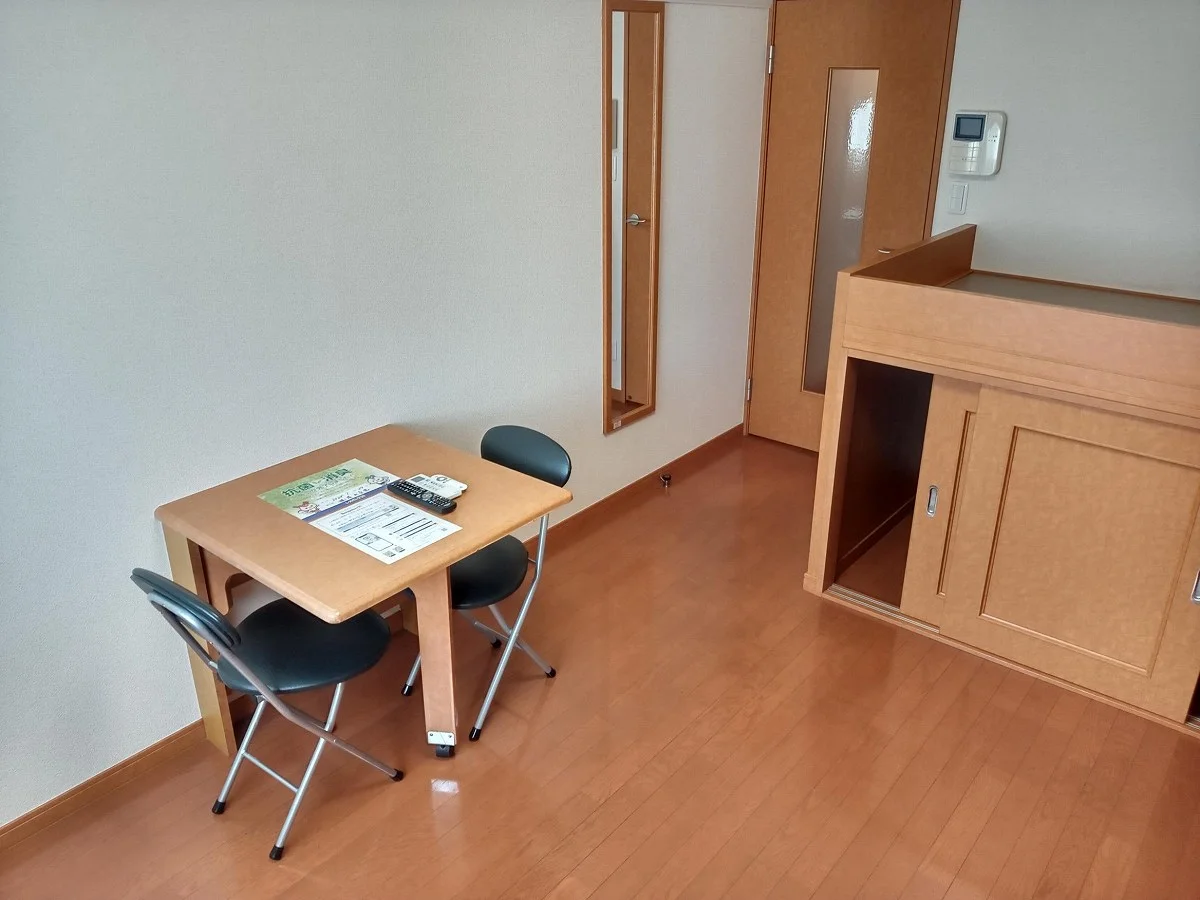 折り畳みのできるテーブルです