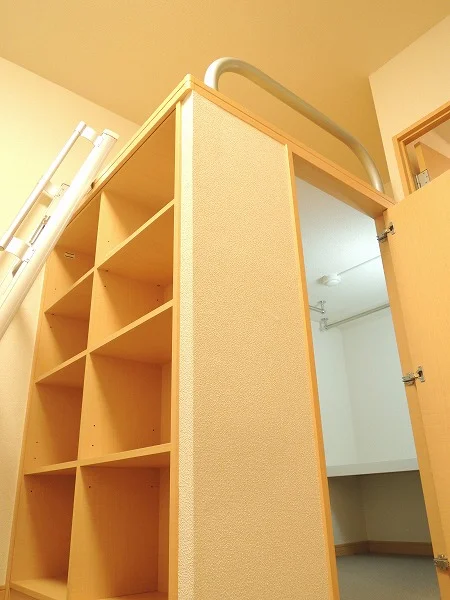 ハイベットの下は収納スペース