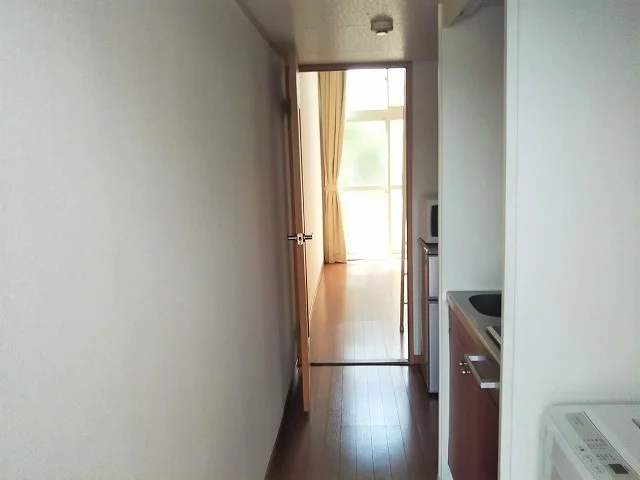 入口から　部屋仕様により異なります。