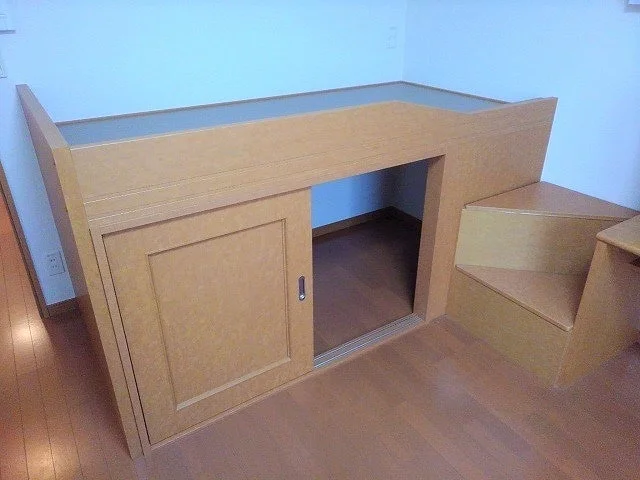 ハイベッド仕様。内部にもお荷物収納頂けます♪