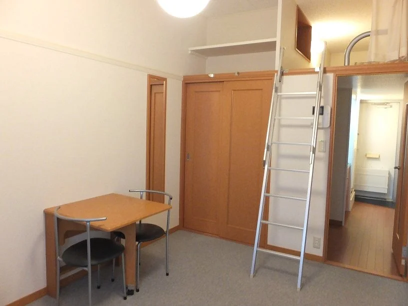 室内天井が高いので、お部屋を広くお使い頂けます！