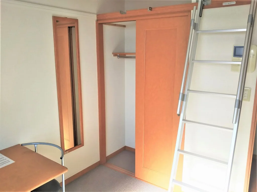 荷物がたっぷり入るクローゼットです♪