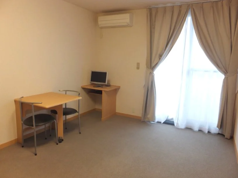 カーペット仕様テーブルは折り畳み可能