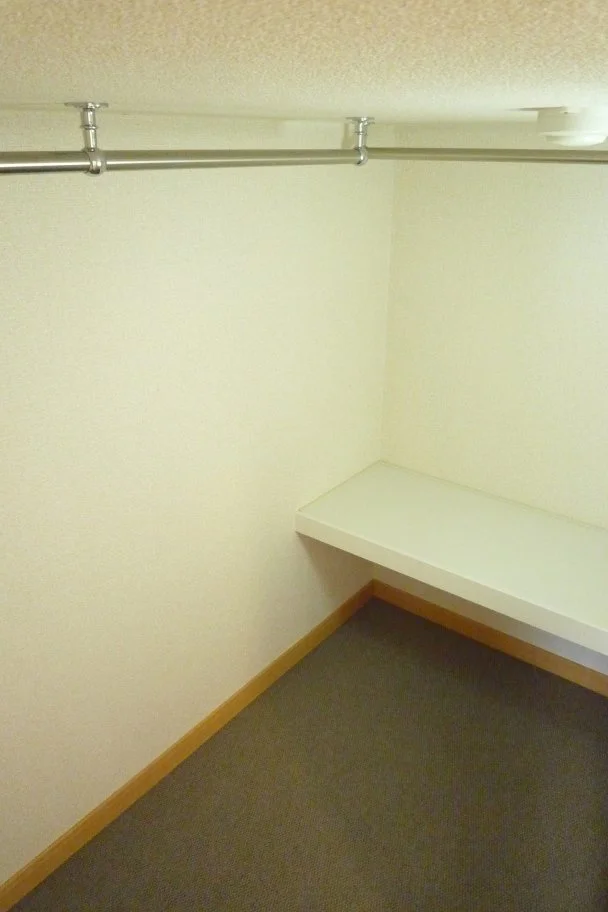 造り付ベッドの下は大容量の収納スペース