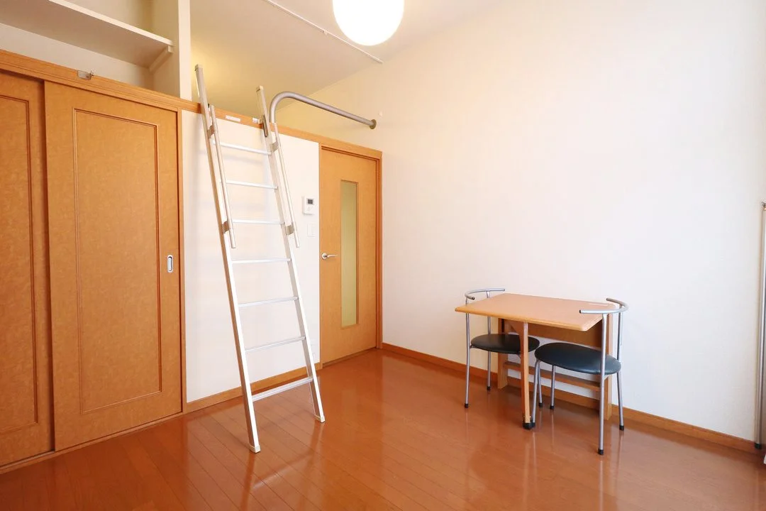 ロフトタイプは天井が高いので開放的なお部屋となります。