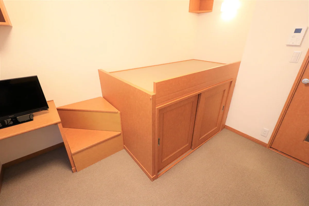 ベッド下に収納スペースあり！荷物が多くても十分に収まります！