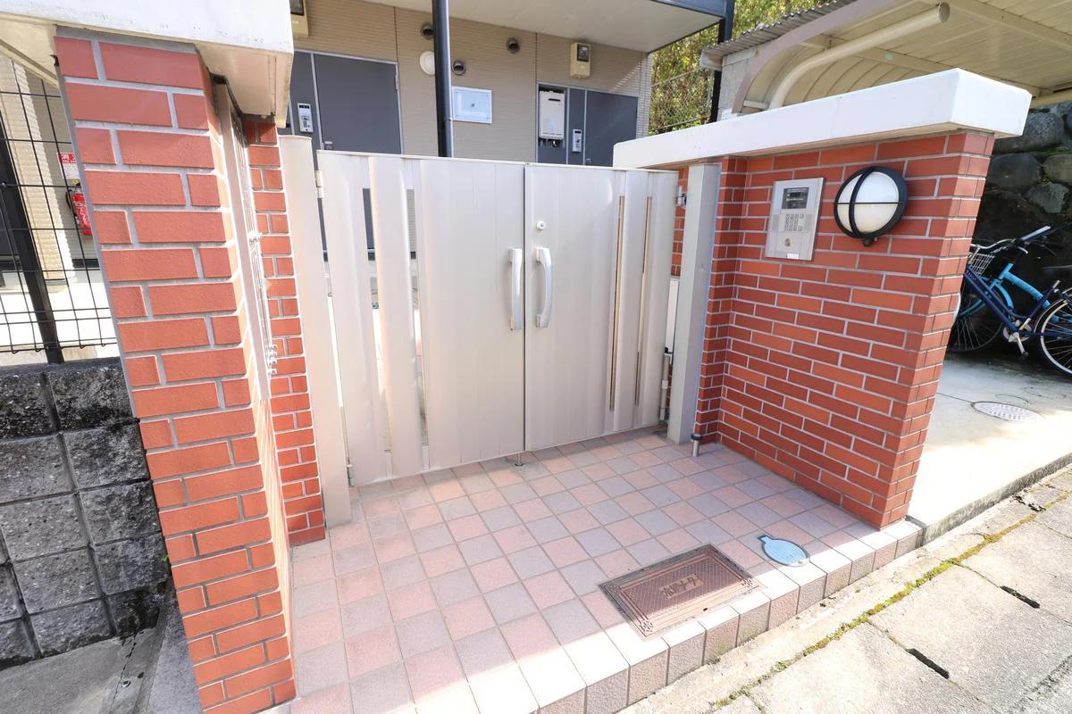 オートロックゲート付き。