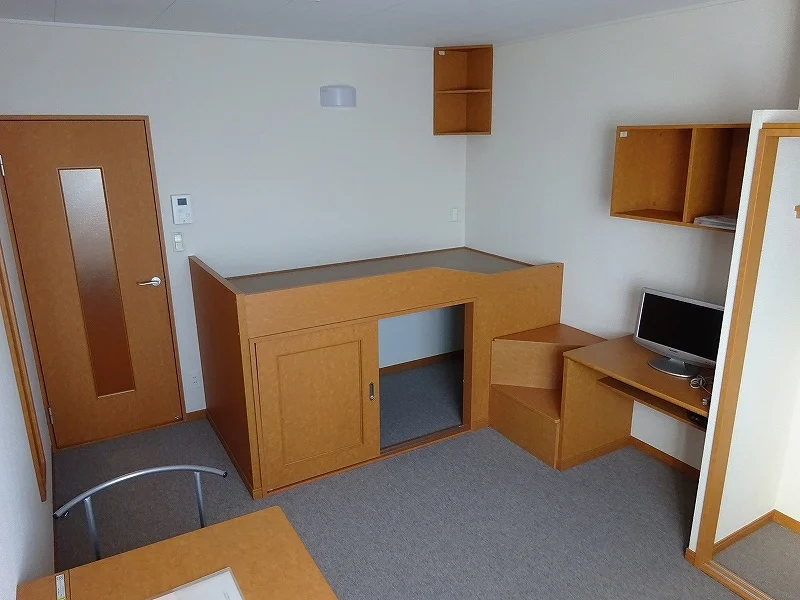 1階はフローリング、2階はカーペット仕様です。