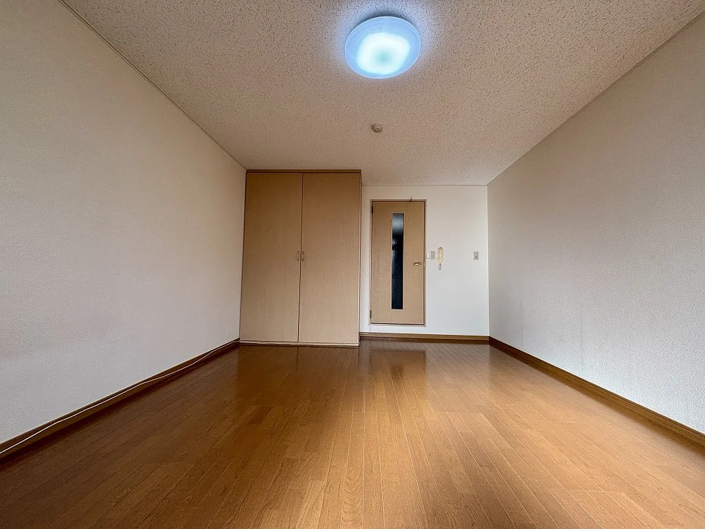 ２階　部屋（家具家電無）