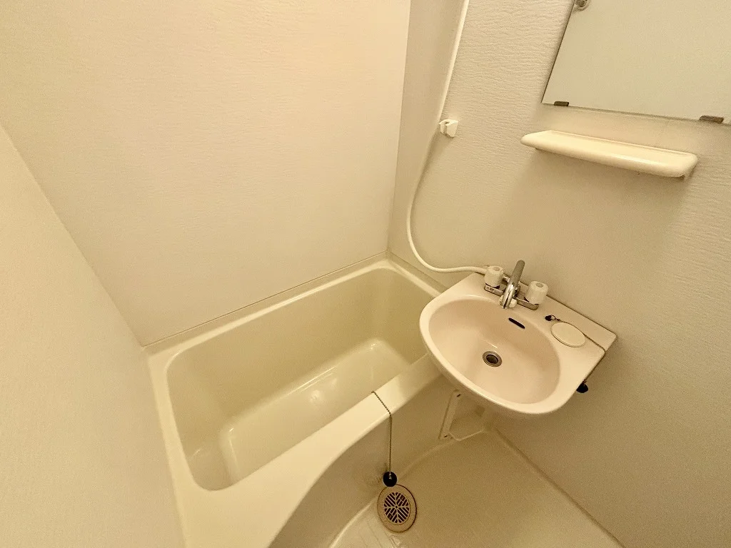 設備・仕様は号室により異なる為、現況を優先いたします。