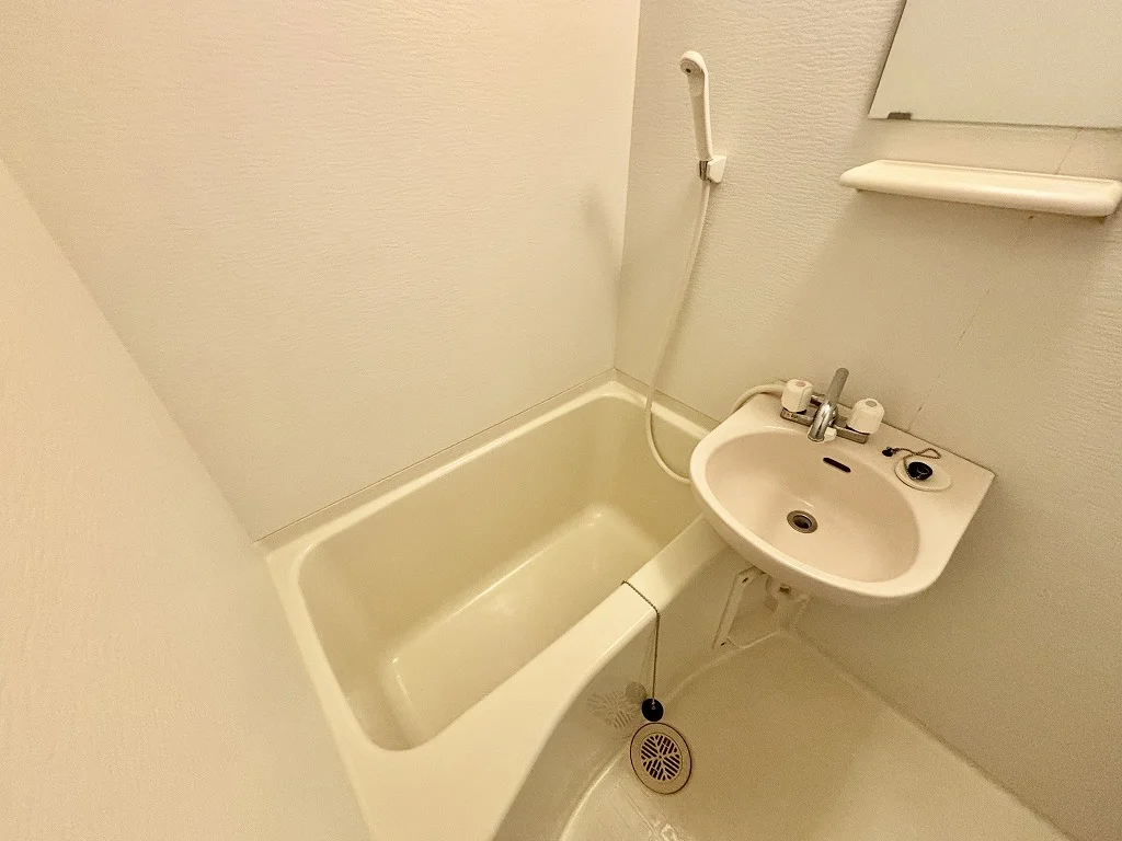 設備・仕様は号室により異なる為、現況を優先いたします。