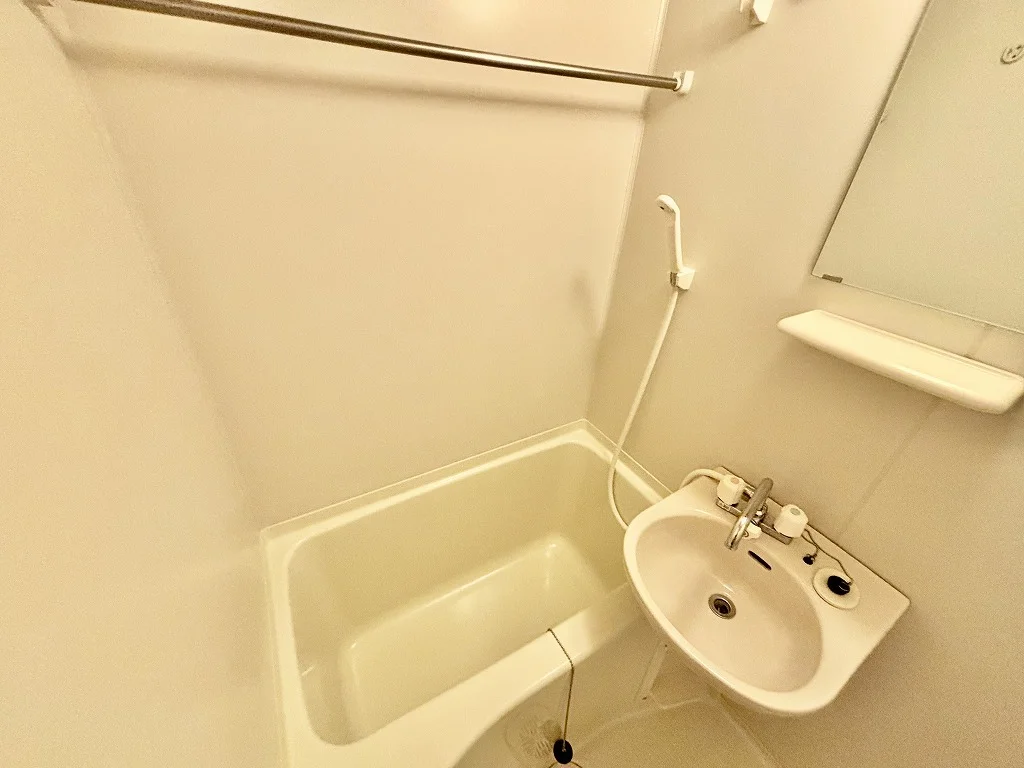 設備・仕様は号室により異なる為、現況を優先いたします。