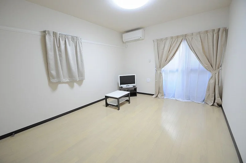 角部屋のみ採光窓あり。