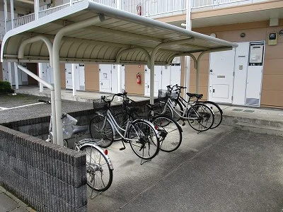 屋根付き駐輪場です。