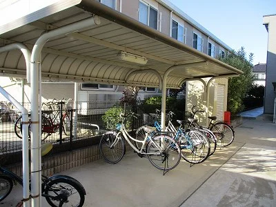 屋根付き駐輪場です。