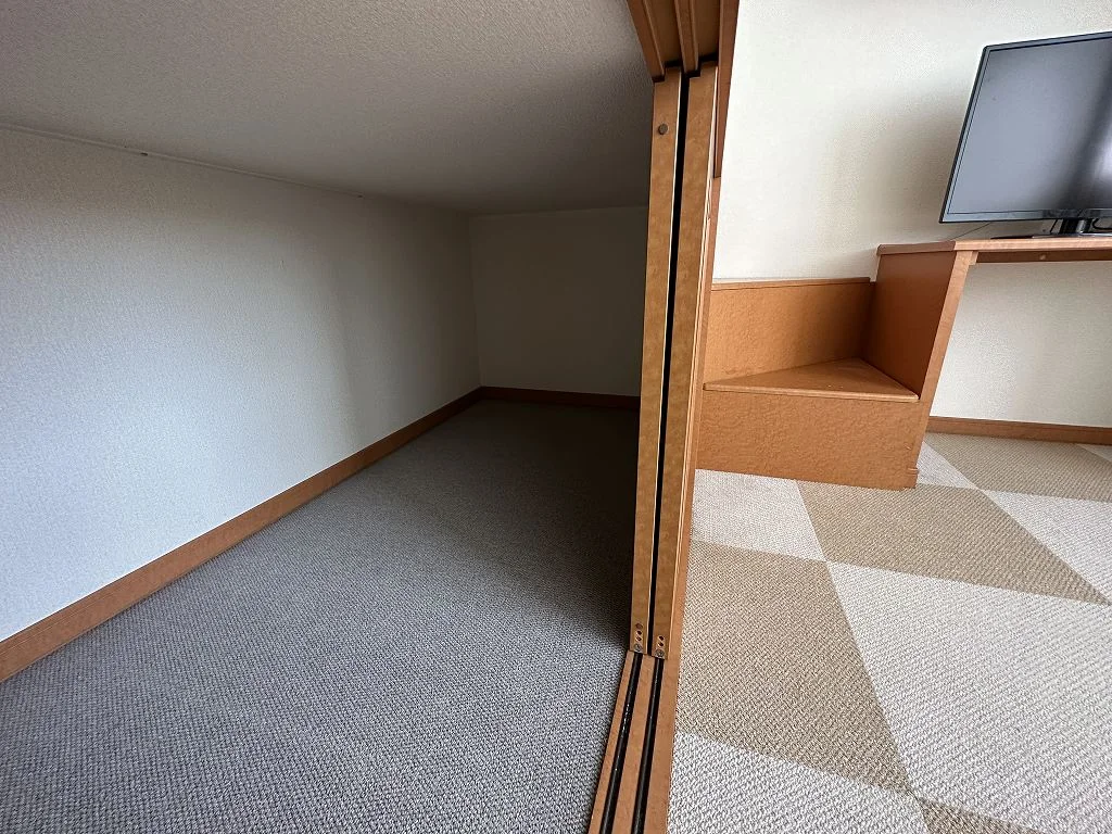 ベッド下収納、奥行たっぷりあります！