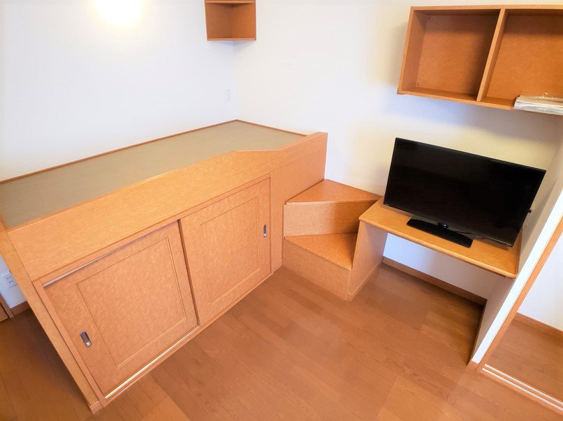 備付ベット完備　大型収納付き