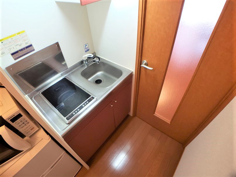 電気コンロなので火災リスクが少なく安心
