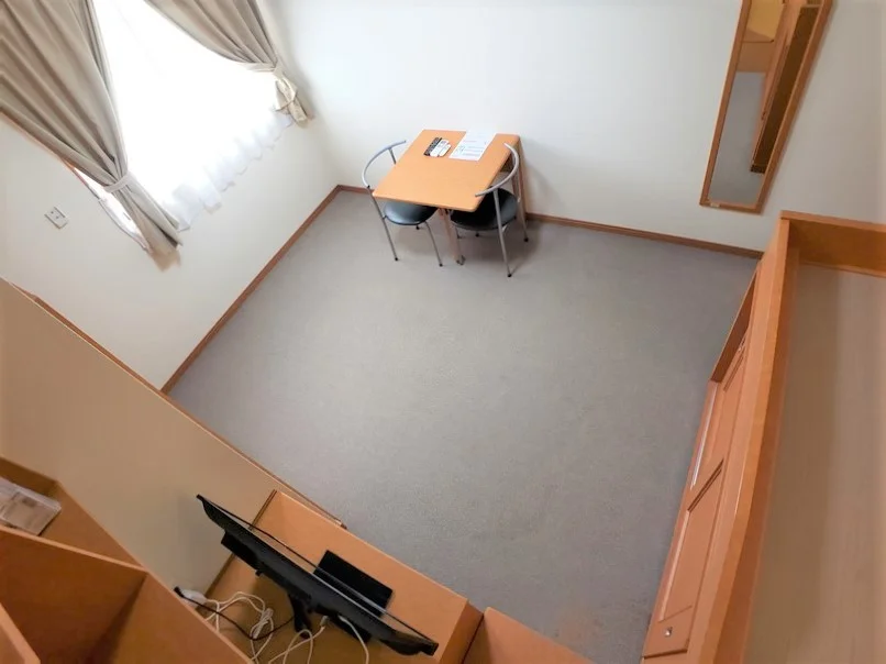 部屋を広々使える　折り畳み式テーブル