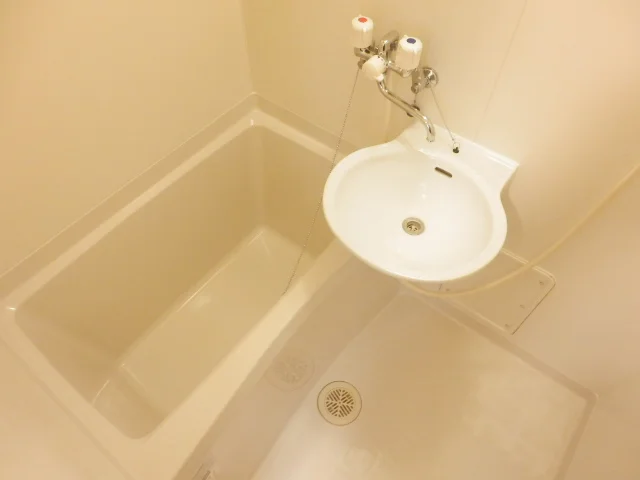 浴室換気乾燥機付き！雨の日でも安心です！