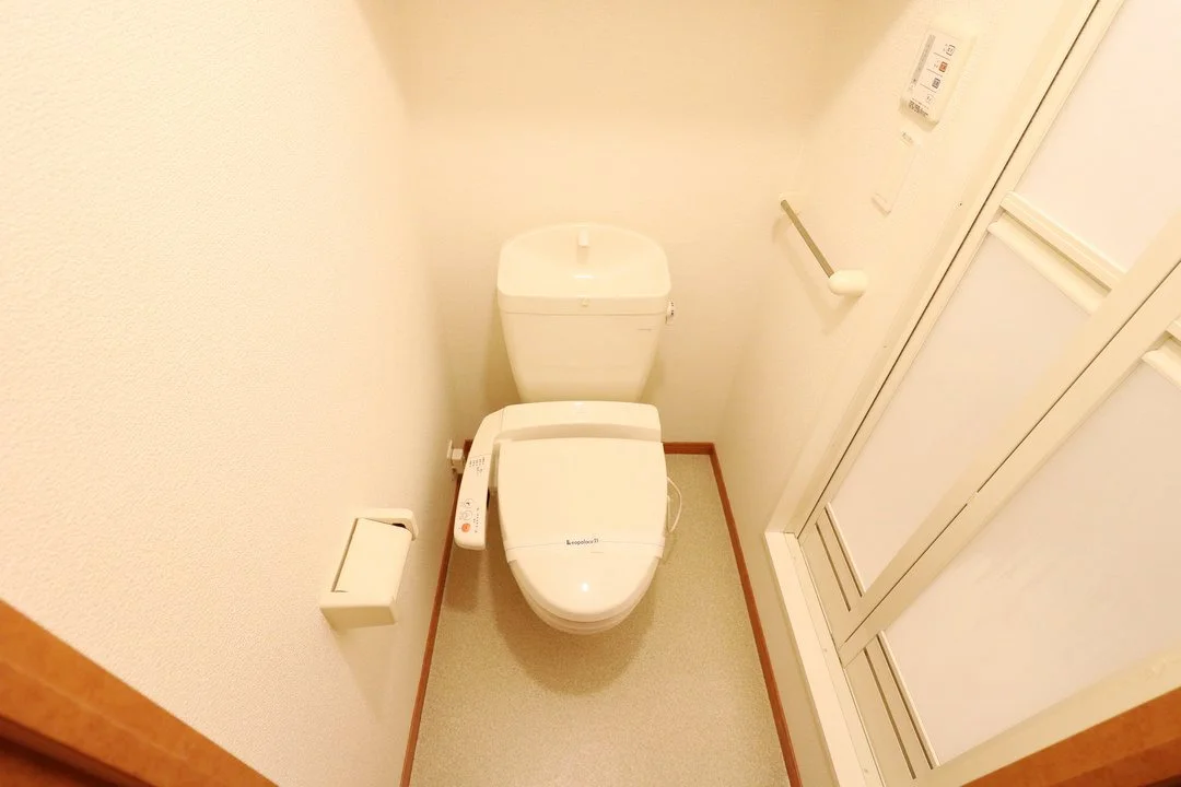 快適な温水洗浄便座付きトイレになります。