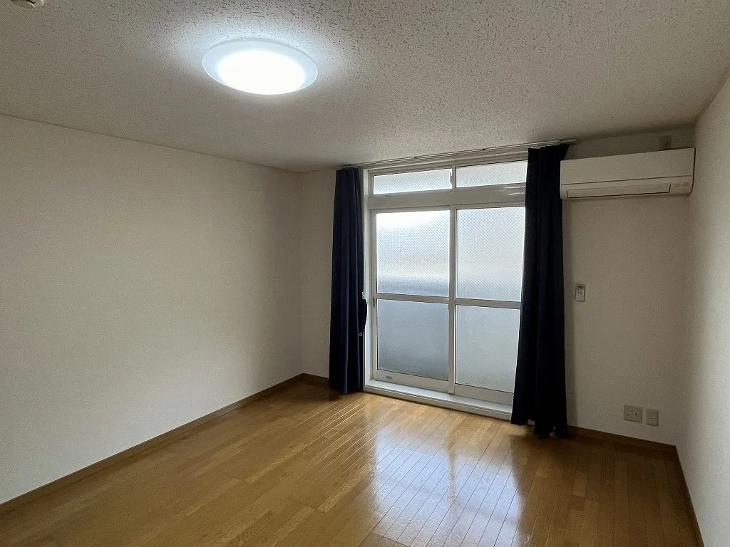 ※同タイプ部屋の写真となります