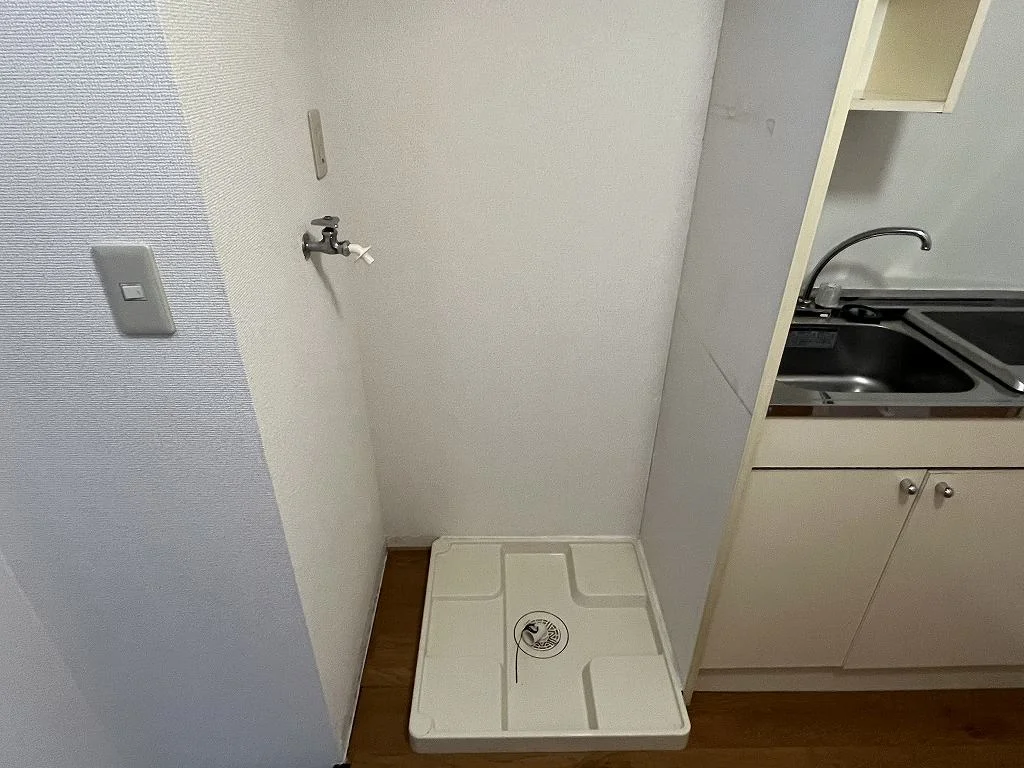 ※同タイプ部屋の写真となります（洗濯機置き場）