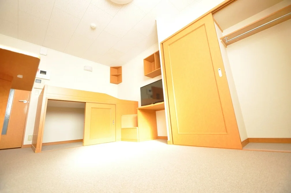 大容量のベッド下＆クローゼット収納♪