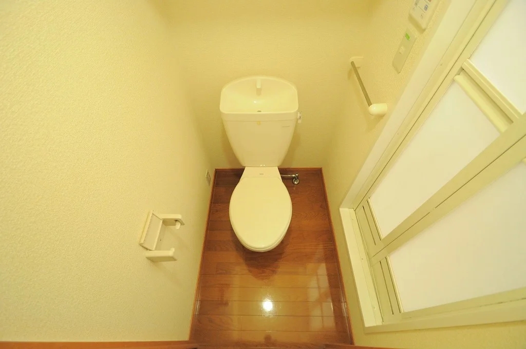 トイレ兼脱衣所としてご利用頂けます。