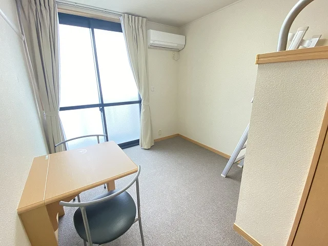 お部屋によって絨毯の種類・家電のメーカー等が異なります