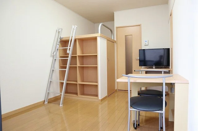 1Fフローリング　2Ｆ3Ｆ絨毯