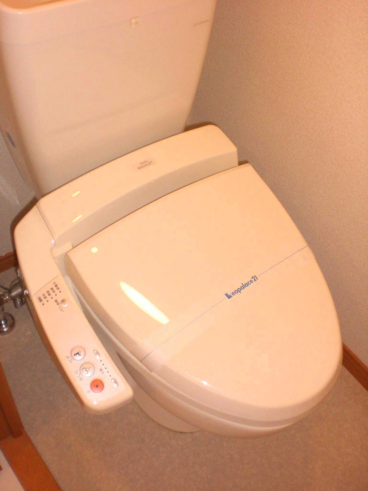 温水洗浄便座付なので便利です☆